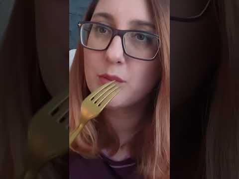 ASMR.... cuttttt cuttt om nom nom
