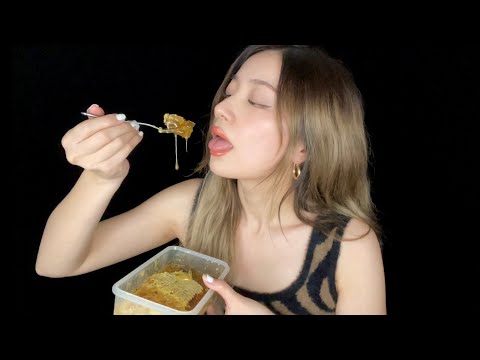 ASMR Eating Honeycomb 🍯 Intense Tingles