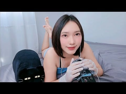 ASMR Fluffy Mic Scratching Soft Sounds ☁️