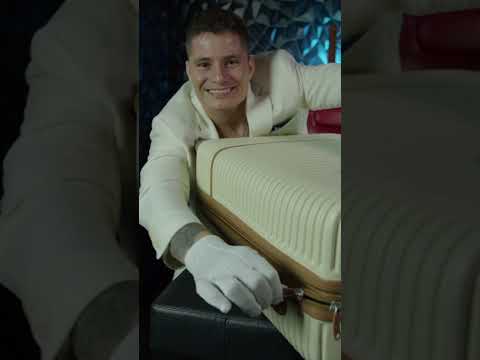 ASMR обзор на красивый чемодан от британского бренда it luggage. Пиши «хочу» и сниму для тебя ролик