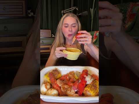 The Perfect Seafood Boil Bite 🦀🌽🥚