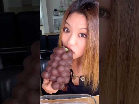 First time trying the most expensive chocolate shine muscat grapes… #food #eating #mukbang