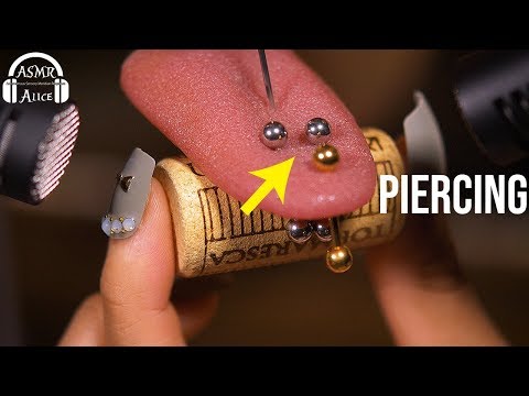 【衝撃】ASMR シリコン舌にピアス4連する音 | マッサージ - 4 consecutive piercings on silicone tongue | massage【Awesome】