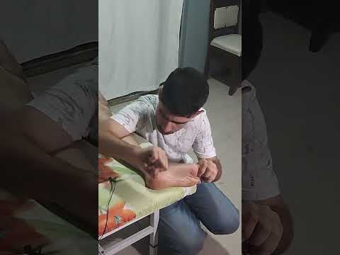 VERY RELAXING FRONT LEG AND FOOT REFLEXOLOGY MASSAGE #massage #satisfying #shorts #relaxing #asmr