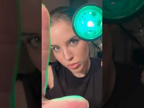 АСМР 👁️ быстрая проверка глазок светом