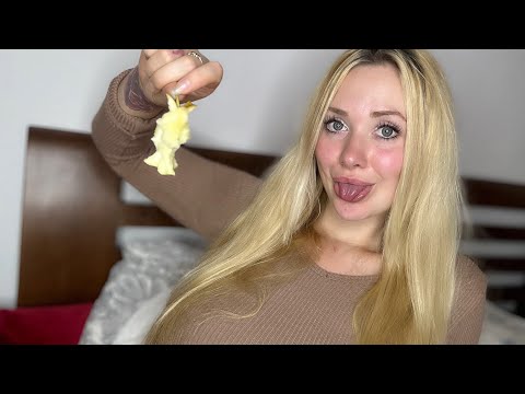 ASMR Girlfriend Roleplay give me food (deutsch)