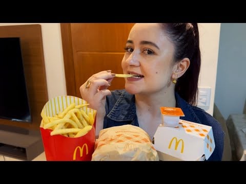 ASMR: COMENDO MCDONALDS I MC CHICKEN, CHICKEN MC NUGGETS E MC FRITAS COM MOLHO CAIPIRA (CASEIRINHO)