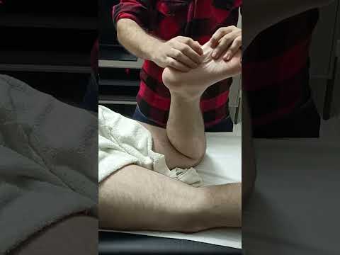 ASMR FOOT SPORTS THERAPY MASSAGE #shortvideo #massage #asmr #foot #relax #sleepsolution #satisfyling