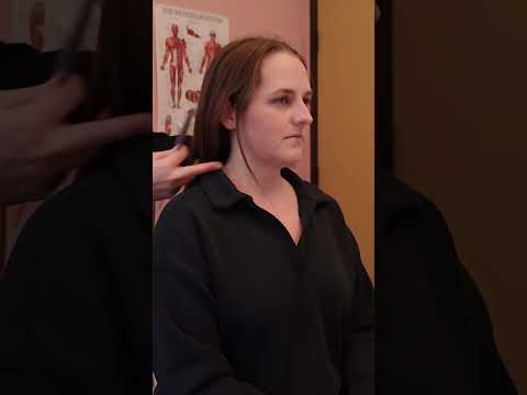 Her neck is messed up...#asmrdoctor  #massage #relax