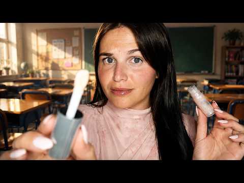 ASMR POV : Je te maquille pour 5€ mais tu CRUSH sur moi 🥹
