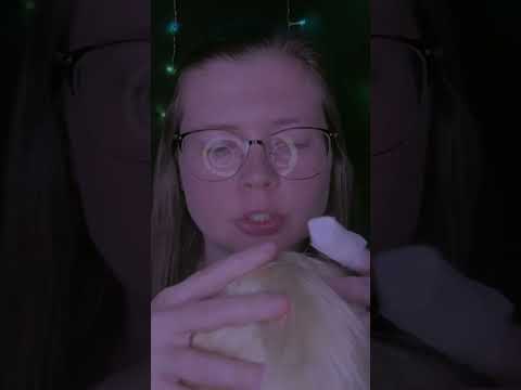 massaging your scalp through the microphone 💆 (asmr)