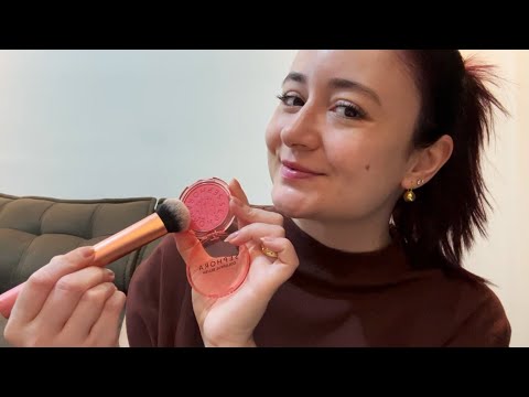 ASMR: EU VOU TE MAQUIAR DELICADAMENTE ATÉ VOCÊ DORMIR ✨ (CASEIRINHO)