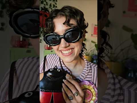 ASMR Bug Bag Makeover 🐞✂️🍓 #fastasmr #asmrmakeup #asmrtingles