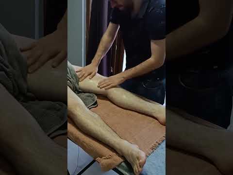 RELAXING MASSAGE TO THE QUADRICEPS MUSCLE AFTER EXERCISE #satisfying #relaxing #asmr #short #massage