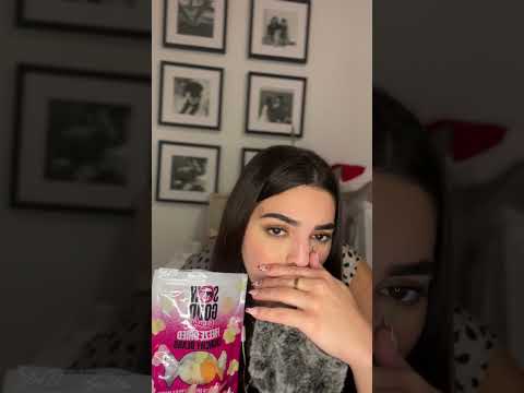 ASMR | Trying freeze dried candy 🍬 (Satisfying crunching sounds)