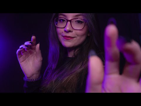 ASMR | removendo energias negativas (voz suave, sussurros e plucking)