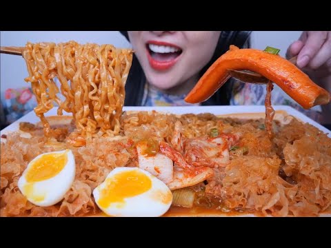 SPICY NOODLES (ASMR EATING SOUNDS) NO TALKING | SAS-ASMR