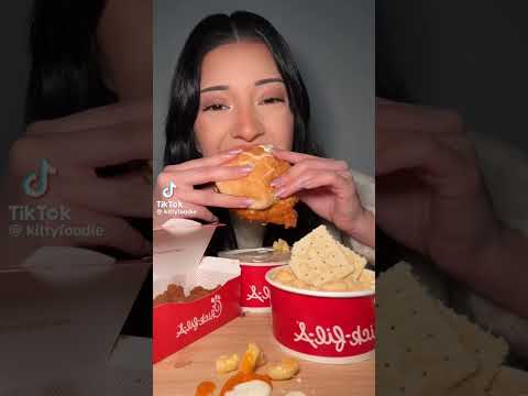 Chick-Fil-A #mukbang #shorts #asmr #dailyshorts #eatingsounds