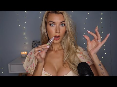 ASMR applying lip gloss *sensitive mouth sounds*💋