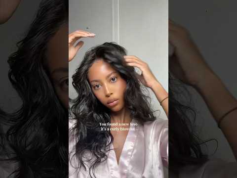 Curly 90s  blowout #blowout #curlyhairhairstyles #voluminoushair #bighair #haircareroutine