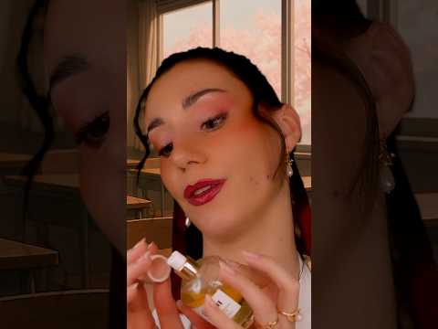 ASMR ❤️ MEAN GIRL te PEINA en Clase 🎀 Perfume 🍯 Roleplay en Español💤 #asmr #shorts #short