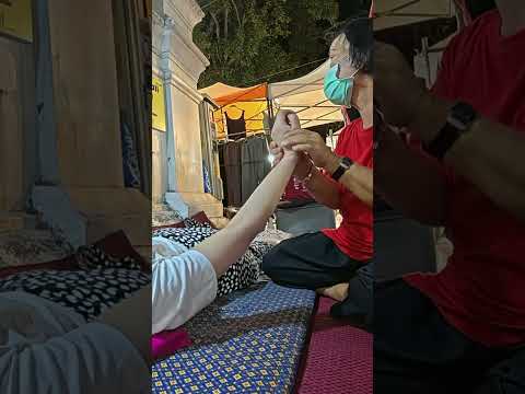 Masaje callejero en un mercado de Tailandia #masaje #massage #masajethai #short