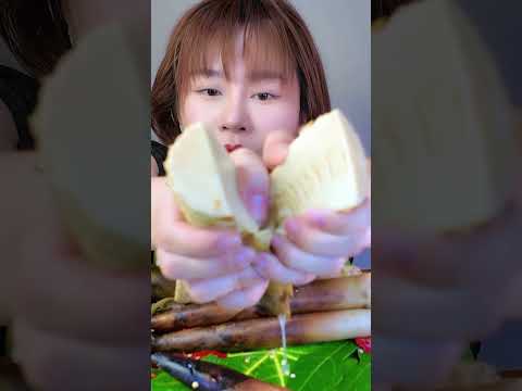 #shorts eating huge bamboo shoot #linhasmr #mukbang #asmr #food #eating #asmrcontent