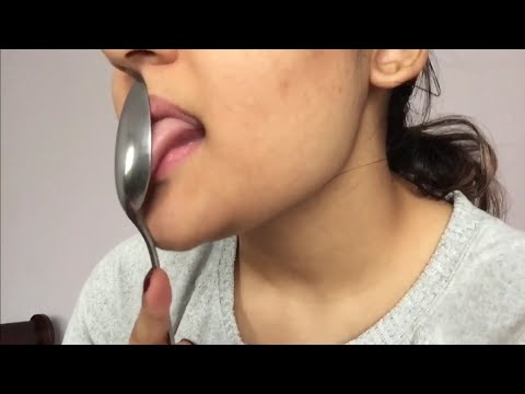 ASMR lami3ndo cuchara y sonidos de b0ca 🥄👅💦 (No hablar)