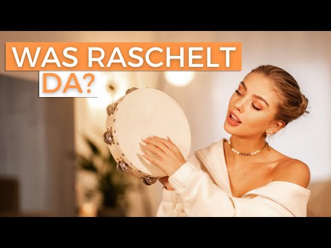 ASMR - Was raschelt da? | Alexa Breit