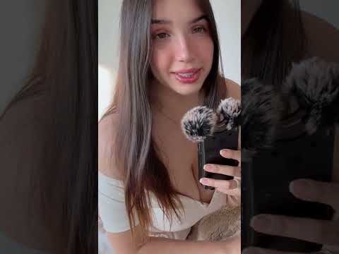 Contratas a una masajista