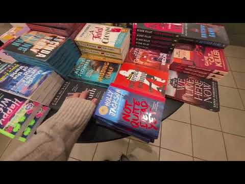 📚 Public Barnes & Noble ASMR 
