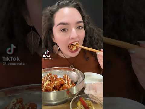 Korean Fried Chicken #mukbang #shorts #asmr #eatingsounds #hairstyletutorial