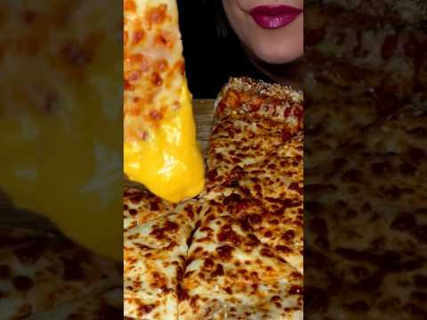 Cheesy Pizza #asmr #food #yummyfood #pizza