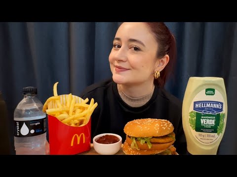 ASMR CASEIRINHO: COMENDO MCDONALDS CHICKEN JUNIOR COM BATATA FRITA