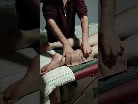 BACK MASSAGE BY A TYPICAL THERAPIST  #massage #relax #back #sleep #asmr #shortvideo #shorts #asmr