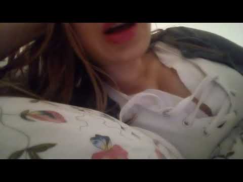 Girlfriend roleplay ASMR Tapping and kissing ❤