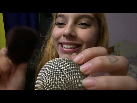 ASMR RASCANDO EL MICRÓFONO, BROCHAS Y SPIT PAITING| SOFIWI