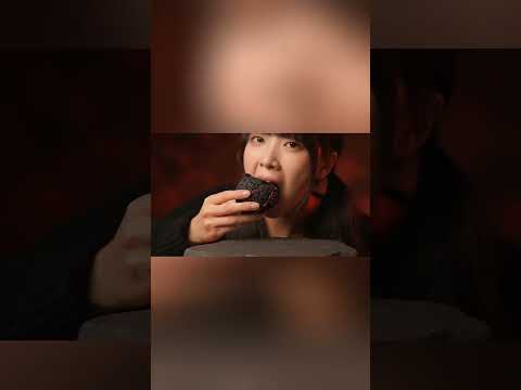 Eating Strawberry #asmrsounds #asmrvideo #eatingsounds