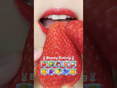 listen to this crunch🍓🥝🧊 frozen fruit ASMR MUKBANG