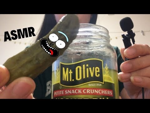 ASMR PICKLE EATING SOUNDS *CRUNCHY*