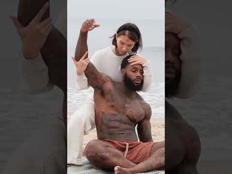 Upper Body & Scalp Massage