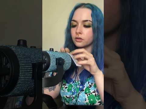 paper sounds are GREAT 😍 #asmr #tapping #scratching #papersounds #asmrpapersounds
