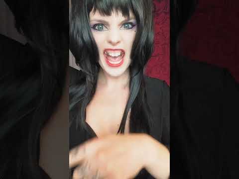 🎃🎃#Halloween #halloweencostume #halloween2024 #halloweenmakeup #elvira #vampire #mistressofthedark