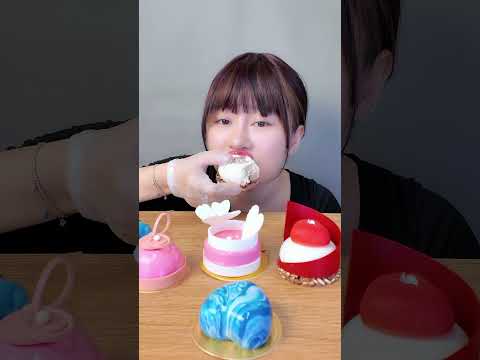 #shorts eating french cakes 05 #linhasmr #asmr #asmrcontent #asmreating #mukbang #asmrfood