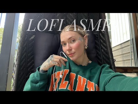 Ulkona höpöttelemässä niitä näitä 🌳 ASMR Suomi (soft spoken, kuiskailua, käsiliikkeitä, rapinaa)