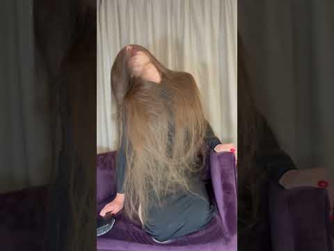 Just me, spinning my hair and feeling the moment 💫 Do you like this vibe?