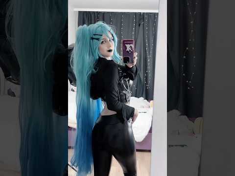 Gothic Miku Cosplay