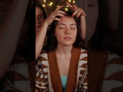 ASMR Aplicado em Pessoa Real | Massagem na cabeça, nas costas, arrepios e toques suaves