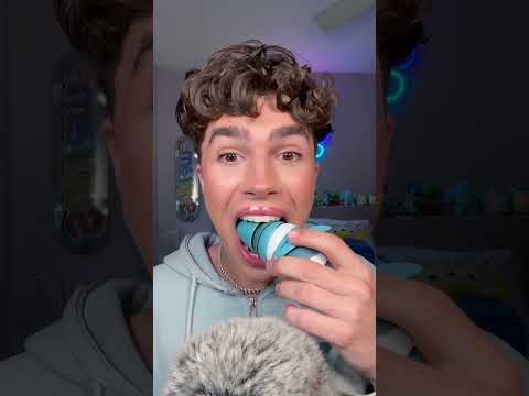 Chewing on only red white and blue #asmr #chewing #mukbang