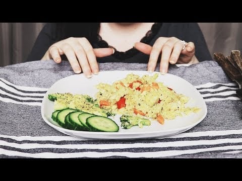 ASMR SVENSKA MUKBANG - Äter stekt ris, kyckling & grönsaker! (NY SETUP)
